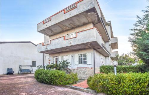 Beautiful apartment in CAMINI with 2 Bedrooms and WiFi