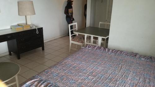Montego Bay Club Beach Resortにあるベッド