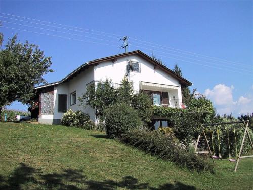 Holiday home in Ludmannsdorf near W rthersee