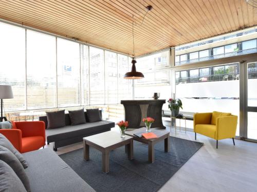 Modern holiday home in De Panne with garden