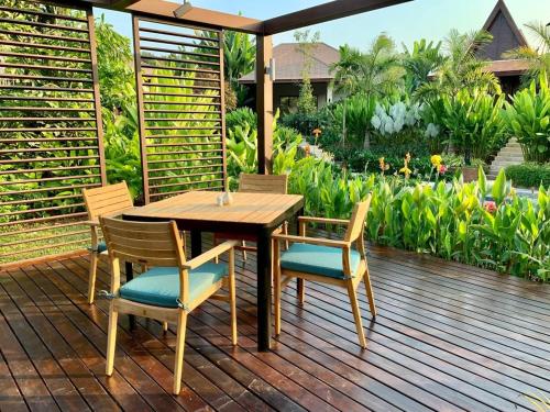 En have udenfor Angkor Green Gardens by Dara