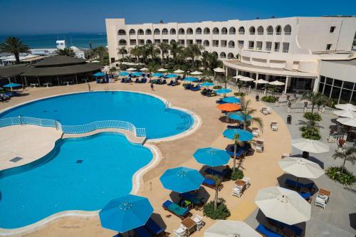 La alberca dentro o cerca de Khayam Garden Beach Resort & Spa