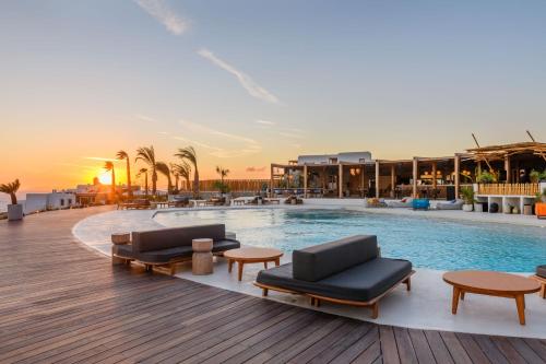 Bazén v ubytování Anamar Destino Mykonos nebo v jeho okolí