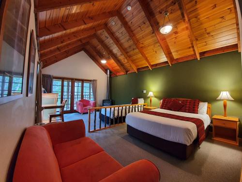 Postel nebo postele na pokoji v ubytování Lemonthyme Wilderness Retreat
