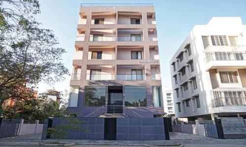 Tòa nhà nơi khách sạn tọa lạc