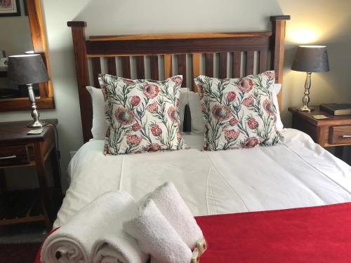 Katil atau katil-katil dalam bilik di Cornerstone Bed and Breakfast Kroonstad