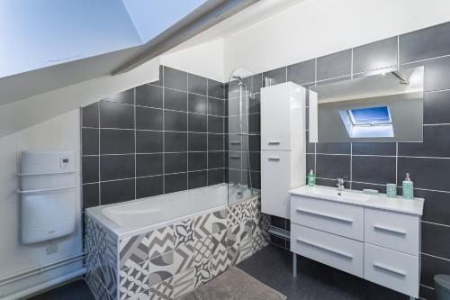 Koupelna v ubytování Le Cocon Troyen - Proche Centre Ville - Parking Gratuit