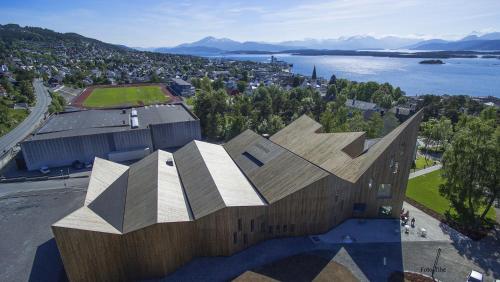 Pohľad z vtáčej perspektívy na ubytovanie Molde Vandrerhjem Hostel