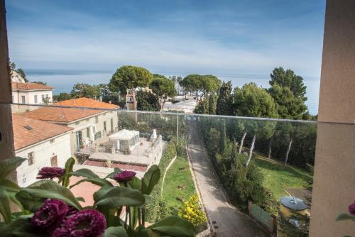 CASA DEL SOLE SX - Numana, meraviglioso bilocale in piazza