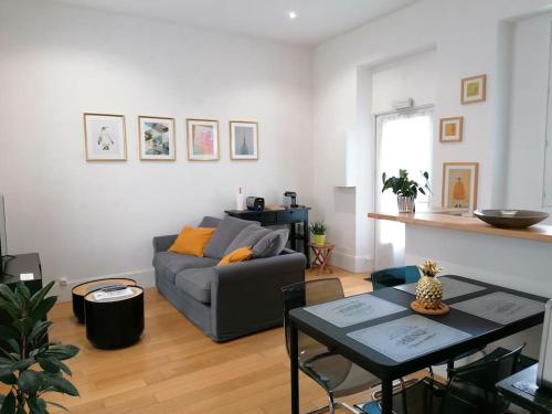 Posezení v ubytování Le SAMBIN-TERRASSE -CENTRE VILLE