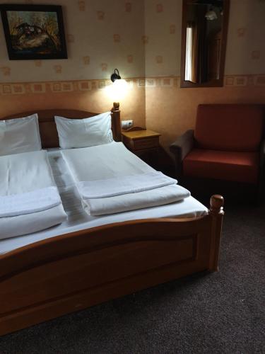Katil atau katil-katil dalam bilik di Guest house Elora