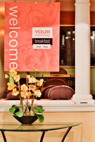 Ruang duduk di The View Inn & Suites Bethlehem / Allentown / Lehigh Airport