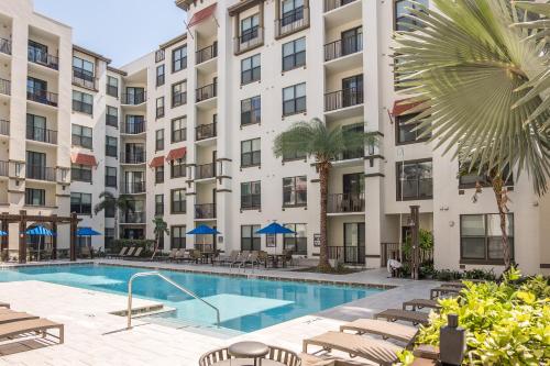 FRONTDESK Lantower Westshore Apts Tampa
