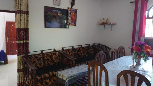 Galeriebild der Unterkunft Isurindi Villa in Midigama East