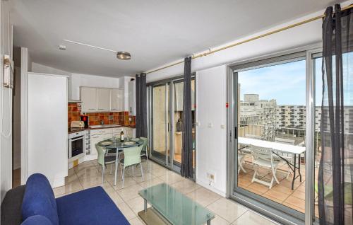 Χώρος καθιστικού στο Amazing Apartment In Le Barcarès