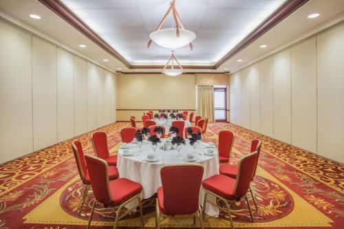 Espace de conférence ou salle de réunion dans l'établissement Sonesta Milwaukee West Wauwatosa
