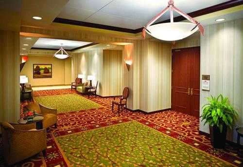 Coin salon dans l'établissement Sonesta Milwaukee West Wauwatosa