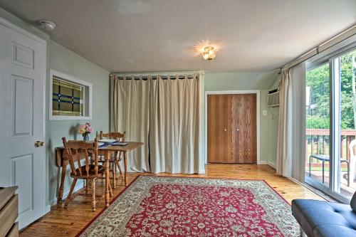 Zona de estar de Cozy and Private Rental Unit in TowsonandBaltimore