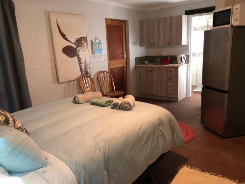 Una cocina o zona de cocina en Old Cape on The Marina - The flamingo : unit 8