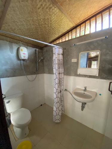 Un baño de No. 8 Pai
