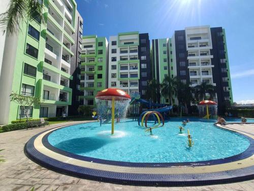 Piscina en o cerca de Manhattan Condo Ipoh with Water Park and Pool View