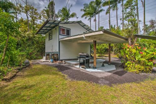 Cozy Pahoa Hideaway Near Black-Sand Beaches!