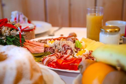 Jídlo v penzionu nebo okolí