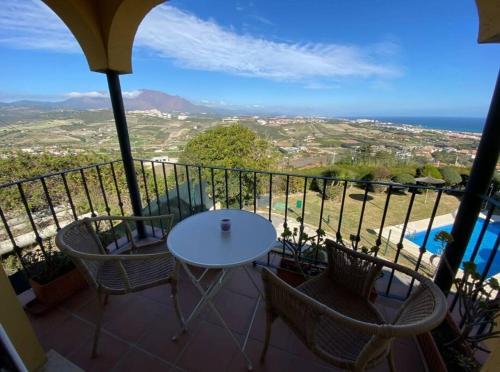 Foto 3 bedroom home with amazing views & outdoor spaces 1