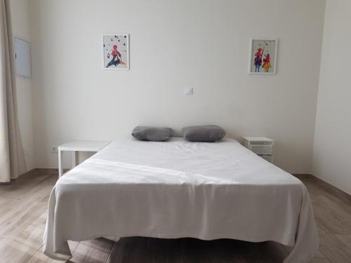 Studio Picasso near the port and beach