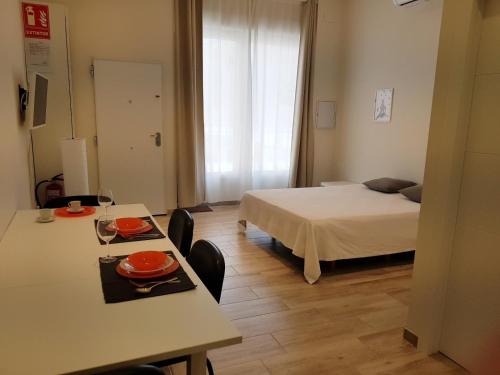 Studio Picasso near the port and beach