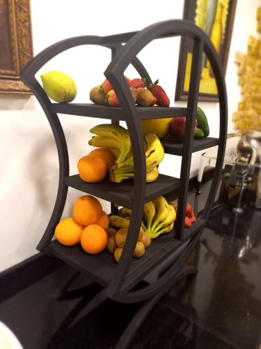 Makanan di atau berdekatan hotel