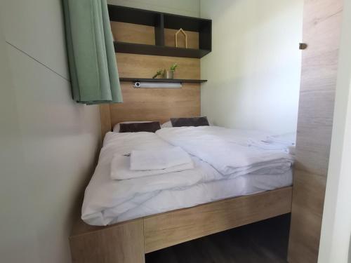 Posteľ alebo postele v izbe v ubytovaní M&M Mobile home