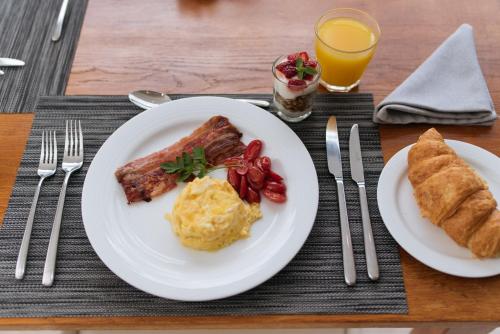 Makanan di atau berdekatan lodge