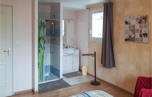 Koupelna v ubytování Gorgeous Home In Villefort With Kitchen