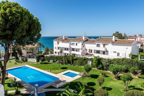 Cisnes Benalmádena Beach, Benalmádena – Updated 2022 Prices