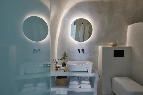 Gallery image of U & ME SUITES in Fira