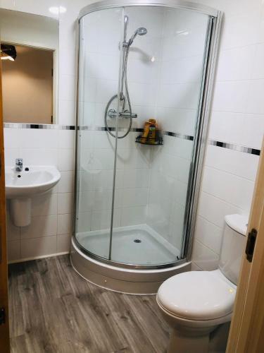 Apartment 2 bath free parking photo 22