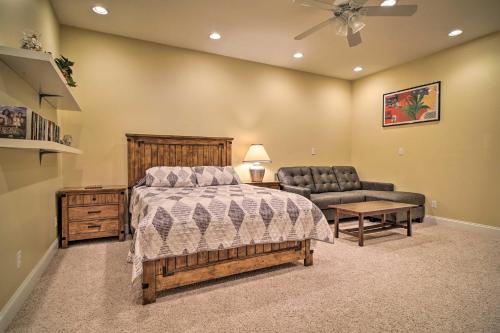 Katil atau katil-katil dalam bilik di Spacious Baneberry Home with Lake Douglas Views!