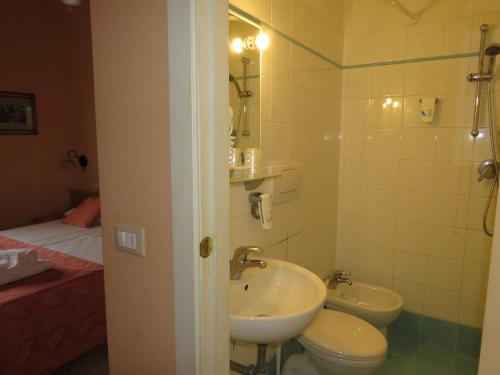 Koupelna v ubytování Hotel Massimo