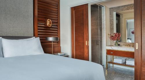 Postel nebo postele na pokoji v ubytování Pendry Baltimore