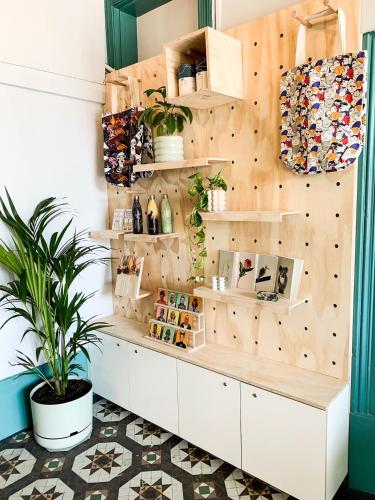 Una cocina o cocineta en Roamer St Kilda