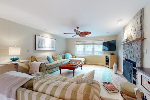 Cat Hill---401 Cattail Road – Photos 3