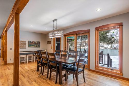 River Moose Estate – Photos 4