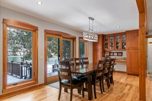 River Moose Estate – Photos 5