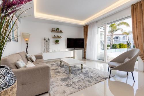 Fortuna 37 - Luxury Apartment with AC and Pool, Rojales ...