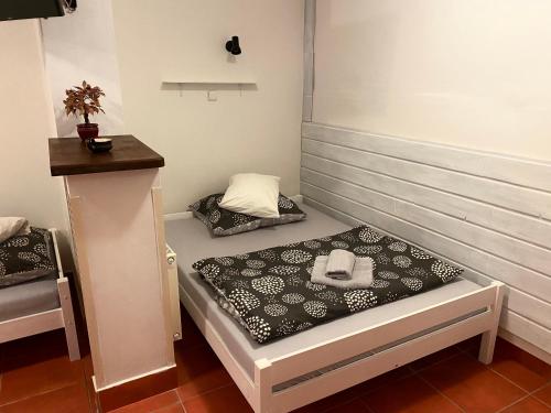 Postel nebo postele na pokoji v ubytování Freedom apartment