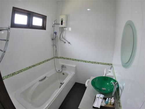 Ванная комната в Rungnara pool villa