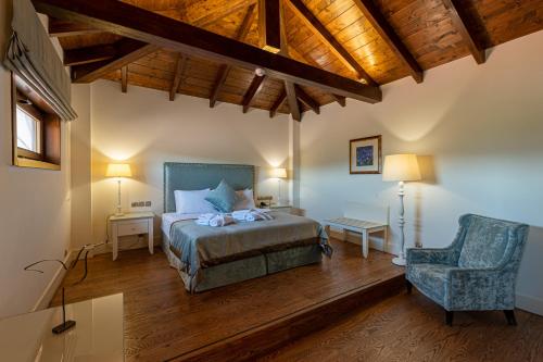 Postel nebo postele na pokoji v ubytování Nymfasia Resort