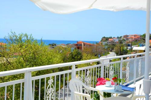 Gallery image of Hotel TRIADA in Limenaria