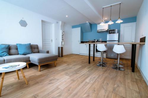 Kuchyň nebo kuchyňský kout v ubytování Home2Stay Valognes
